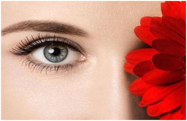 南京肋骨鼻整形醫(yī)生的對(duì)比評(píng)析：袁斯明、李俊、劉育鳳，誰能幫您擁有迷人美鼻？