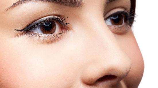 天津伊美爾醫(yī)療美容專(zhuān)科醫(yī)院郭美艷潮流，巧手繡眼線驚艷四座