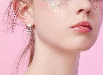 探秘北京八大處劉春軍預(yù)約技巧，揭秘隆胸效果與價(jià)格指南