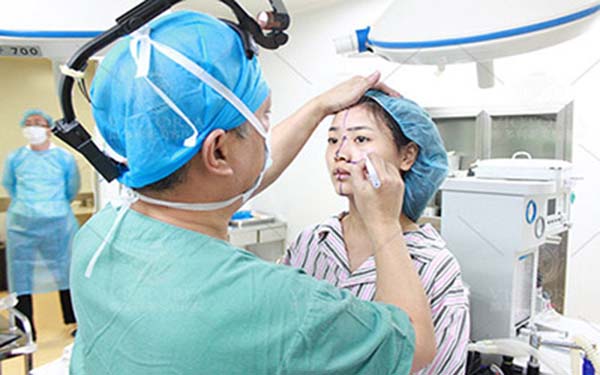 杭州假體隆胸醫(yī)生推薦榜單，這5位醫(yī)生技術(shù)高超，敬業(yè)專注