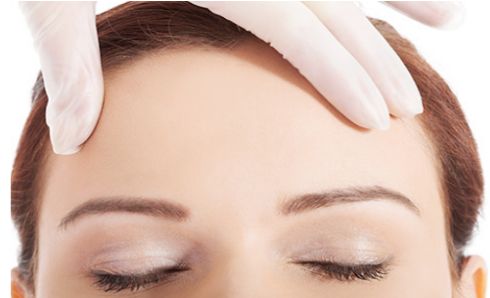 ?？谖⒄吾t(yī)院哪家好？選擇正規(guī)有經(jīng)驗的專業(yè)醫(yī)院才能安心美容