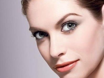 昆明雙眼皮修復專家肖鴻：完善眼部整形技術，讓您擁有自然雙眼皮