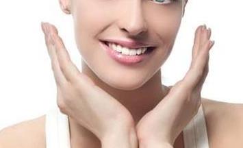 2023烏魯木齊青春痘用外擦醫(yī)生前10強(李愛麗、侯方、楊明領(lǐng)域廣，涉及項目多！)