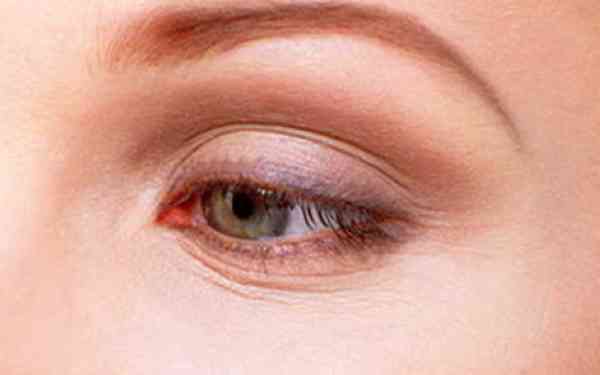 陽光湯躍明沐浴豐滿的容顏，煥發(fā)膠原蛋白魅力！