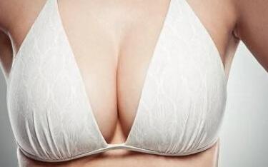 上海乳房美容醫(yī)生推薦，一線醫(yī)師李健、殷初陽(yáng)及文愛(ài)克備受矚目！