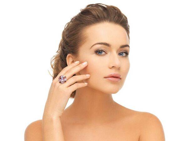 靳小雷下頜角手術預約時長及花費詳解，瓜子臉磨骨新潮流