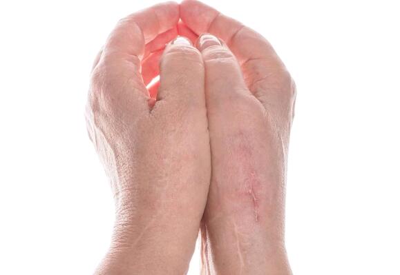 深圳富華醫(yī)療美容醫(yī)院李俊醫(yī)生的實力測評與術(shù)前指南大揭秘！