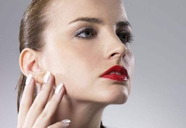 嘉興藝星整形美容醫(yī)院的雙眼皮、隆鼻、隆胸有何特色呢？