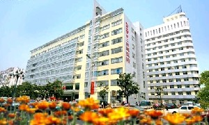 南昌大學(xué)第二附屬醫(yī)院整形美容科內(nèi)切眼袋怎么樣？?jī)?nèi)切去眼袋有何優(yōu)缺點(diǎn)？