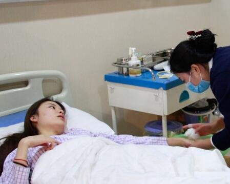 北京藝星整形專(zhuān)家郭峰做假體隆鼻修復(fù)怎么樣？郭峰假體隆鼻修復(fù)案例