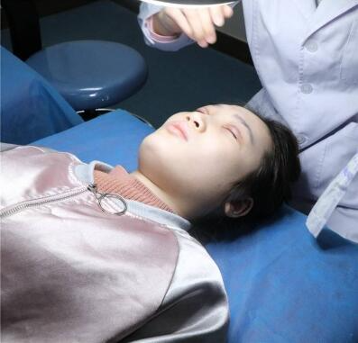 昆明大華醫(yī)療美容醫(yī)院做切開雙眼皮怎么樣？切開雙眼皮案例分享