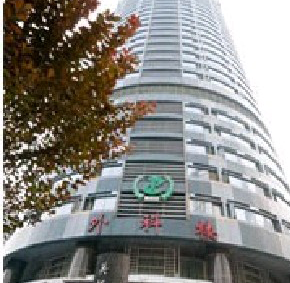 重慶醫(yī)科大學(xué)附屬第二醫(yī)院吸脂去眼袋效果如何？術(shù)后會(huì)復(fù)發(fā)嗎？