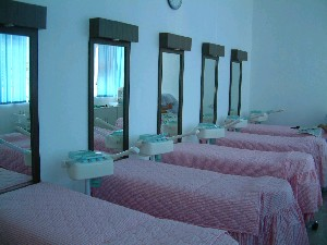 武漢市第三醫(yī)院鼻翼縮小術(shù)后注意事項(xiàng)？安全嗎？