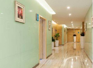 重慶聯(lián)合麗格醫(yī)院自體脂肪隆下巴的優(yōu)勢？價格貴嗎？