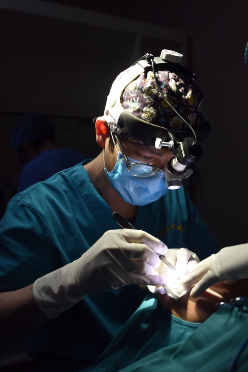 貴陽(yáng)藝齡醫(yī)療美容門(mén)診部醫(yī)生李章做隆鼻手術(shù)怎么樣？附案例效果對(duì)比圖