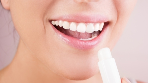 金屬自鎖牙套的價(jià)格貴嗎？手術(shù)價(jià)錢怎么樣？