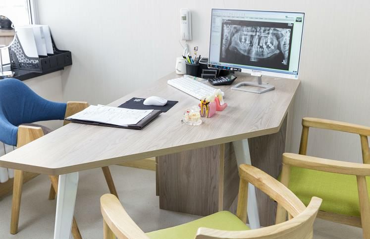 大連齒醫(yī)生口腔門(mén)診部_二樓診室