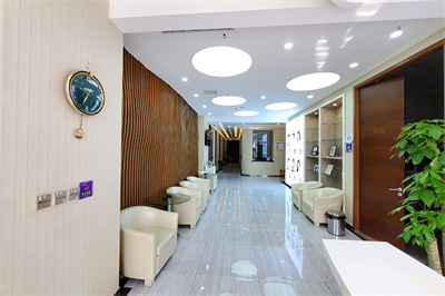 鄭州安和醫(yī)療美容門(mén)診部_候診區(qū)
