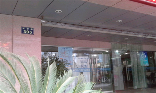 浙江大學(xué)醫(yī)學(xué)院附屬第二醫(yī)院整形科_醫(yī)院門(mén)口