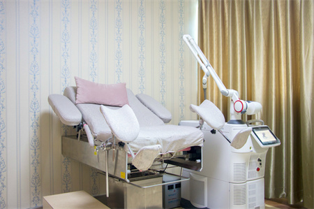 成都百齡醫(yī)學美容門診部_治療室
