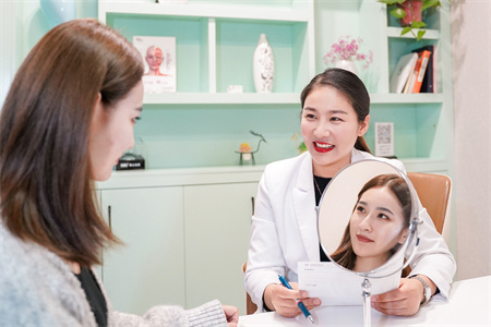 淮安華薇醫(yī)療美容門診部_咨詢室