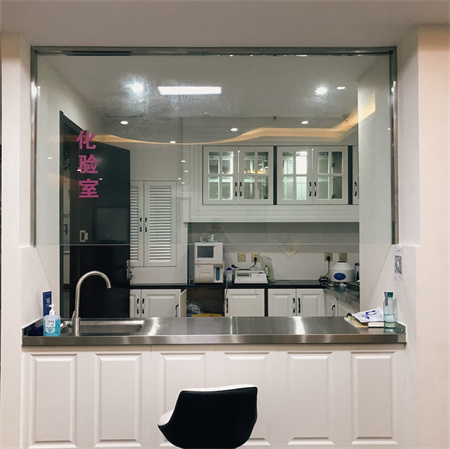 連云港華美整形醫(yī)療美容門診部_化驗室
