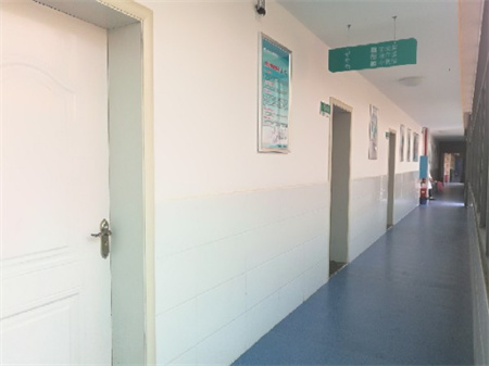 長(zhǎng)沙鴻業(yè)皮膚病專(zhuān)科醫(yī)院_走廊