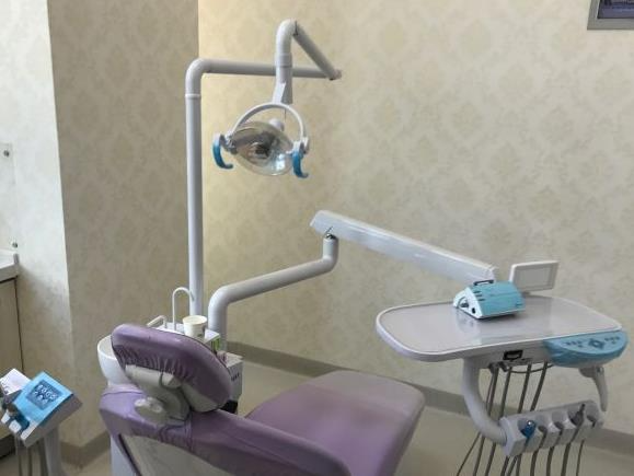 云南德普口腔醫(yī)院_治療室