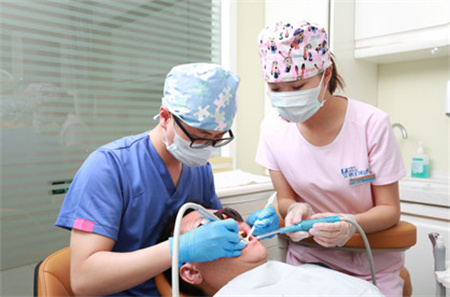 銀川艾齒口腔醫(yī)院 銀川艾齒口腔醫(yī)院