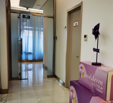 北京愛美匯醫(yī)療美容診所_北京愛美匯醫(yī)療美容診所走廊