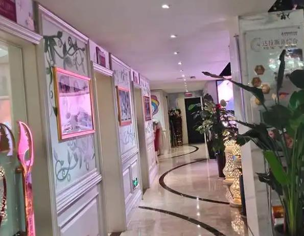 信陽易韓醫(yī)療美容醫(yī)院_醫(yī)院走廊