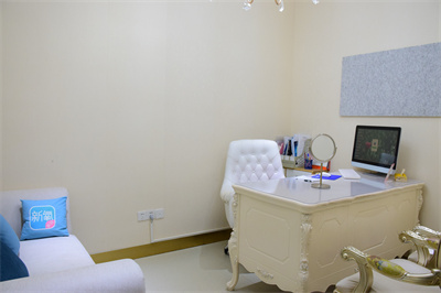 新鄉(xiāng)芳藝醫(yī)療美容診所_咨詢(xún)室