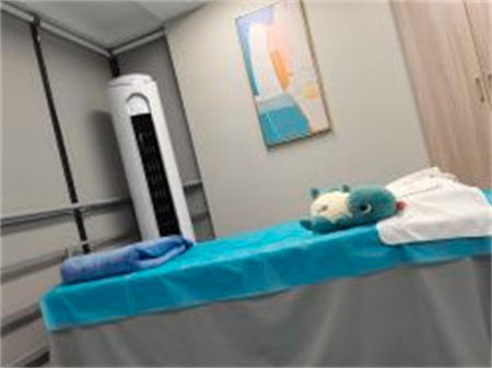 新疆雅玲醫(yī)療美容診所_皮膚治療室