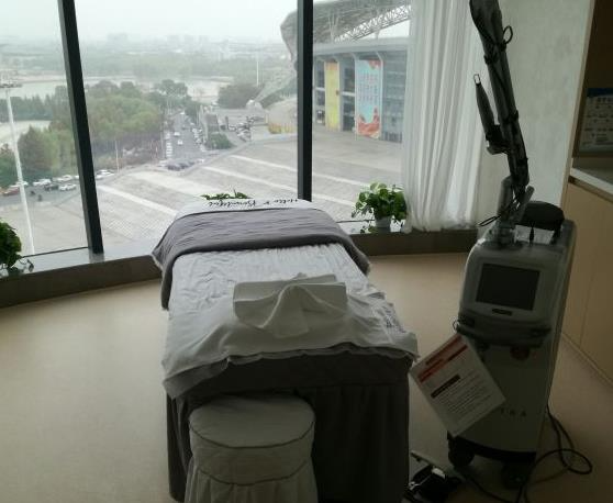 新疆鉑詩(shī)玥醫(yī)療美容門(mén)診部_皮膚治療室