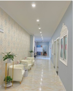 成都?xì)W菲醫(yī)療美容門診部_走廊