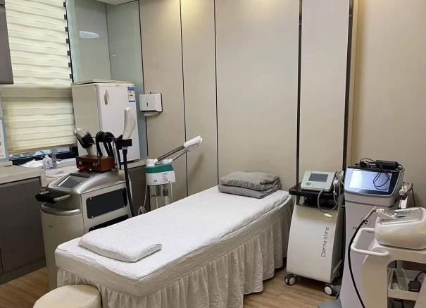 西安盧丙侖瑯麗整形美容門(mén)診部_皮膚治療室