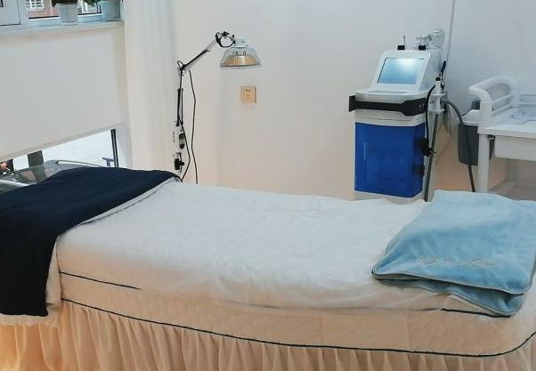 武漢白年醫(yī)療美容門診部_治療室