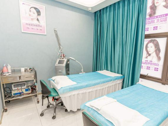 武漢艾萊美醫(yī)療美容門診部_皮膚治療室