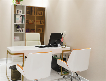 天津鉅美醫(yī)療美容門診部_咨詢室