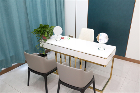 唐山紫水仙醫(yī)療美容診所_咨詢(xún)室