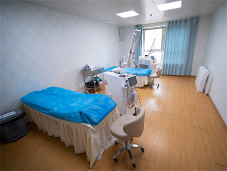 唐山市人民醫(yī)院燒傷整形科_治療室