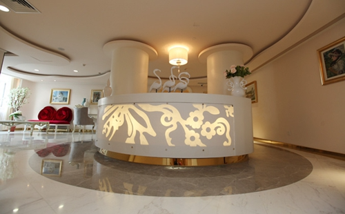 北京阿露絲醫(yī)療美容紅藍(lán)光祛痘怎么樣？紅藍(lán)光有何區(qū)別？