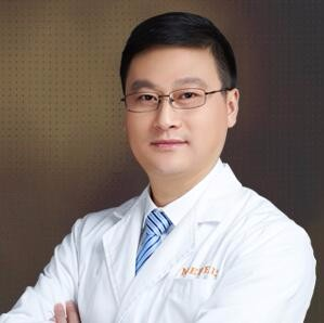 南京美貝爾美容黃名斗做假體隆胸案例展示